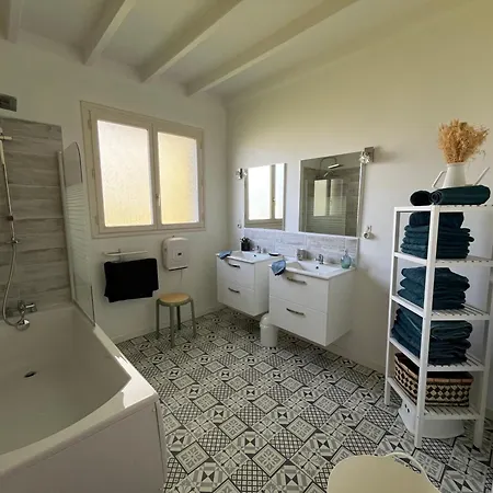 Avec Jacuzzi Сasa de vacaciones Nabringhen